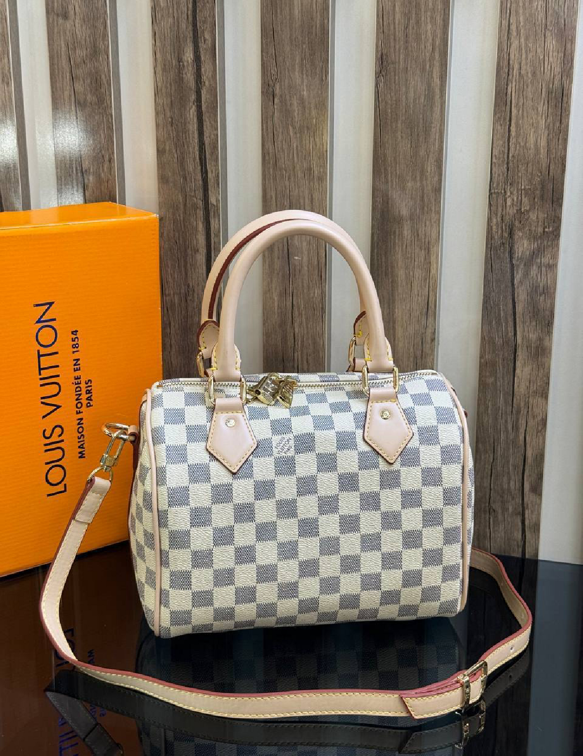 Louis Vuitton speedy 20
